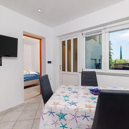 Pako * Novi Vinodolski